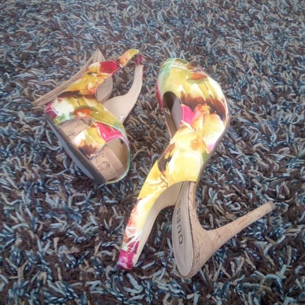 Women's guess heels size 7 1/2